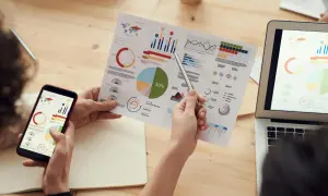 Analiza danych na smartfonie i papierze, inspiracja do stworzenia aplikacji do wizualizacji wyników.